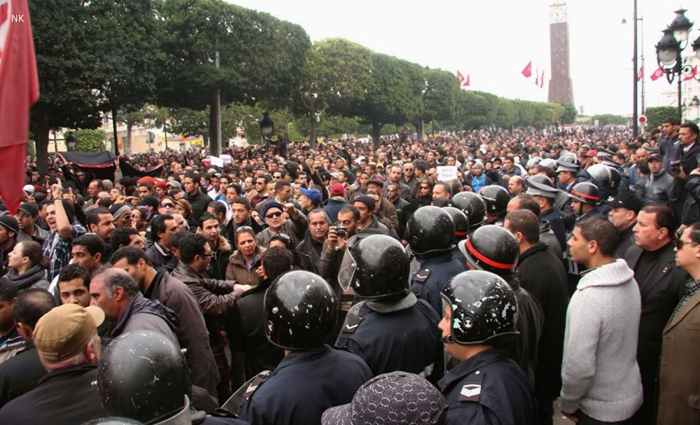 LES JEUNES PRIS POUR CIBLE… AU PAYS DE LA RÉVOLUTION De l'espoir pour notre jeunesse, non la répression